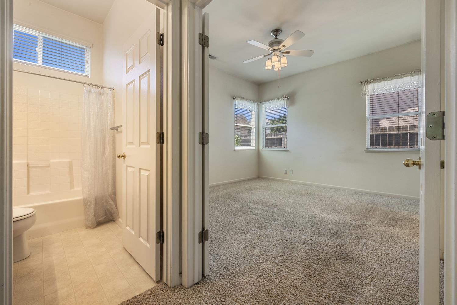 Detail Gallery Image 29 of 40 For 2264 Autumn Moon Way, Turlock,  CA 95382 - 4 Beds | 3 Baths