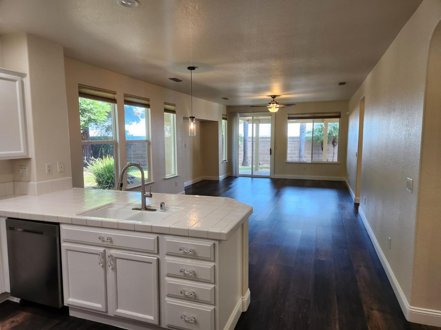 Detail Gallery Image 11 of 46 For 431 Pelican Bay Cir, Sacramento,  CA 95835 - 2 Beds | 2 Baths