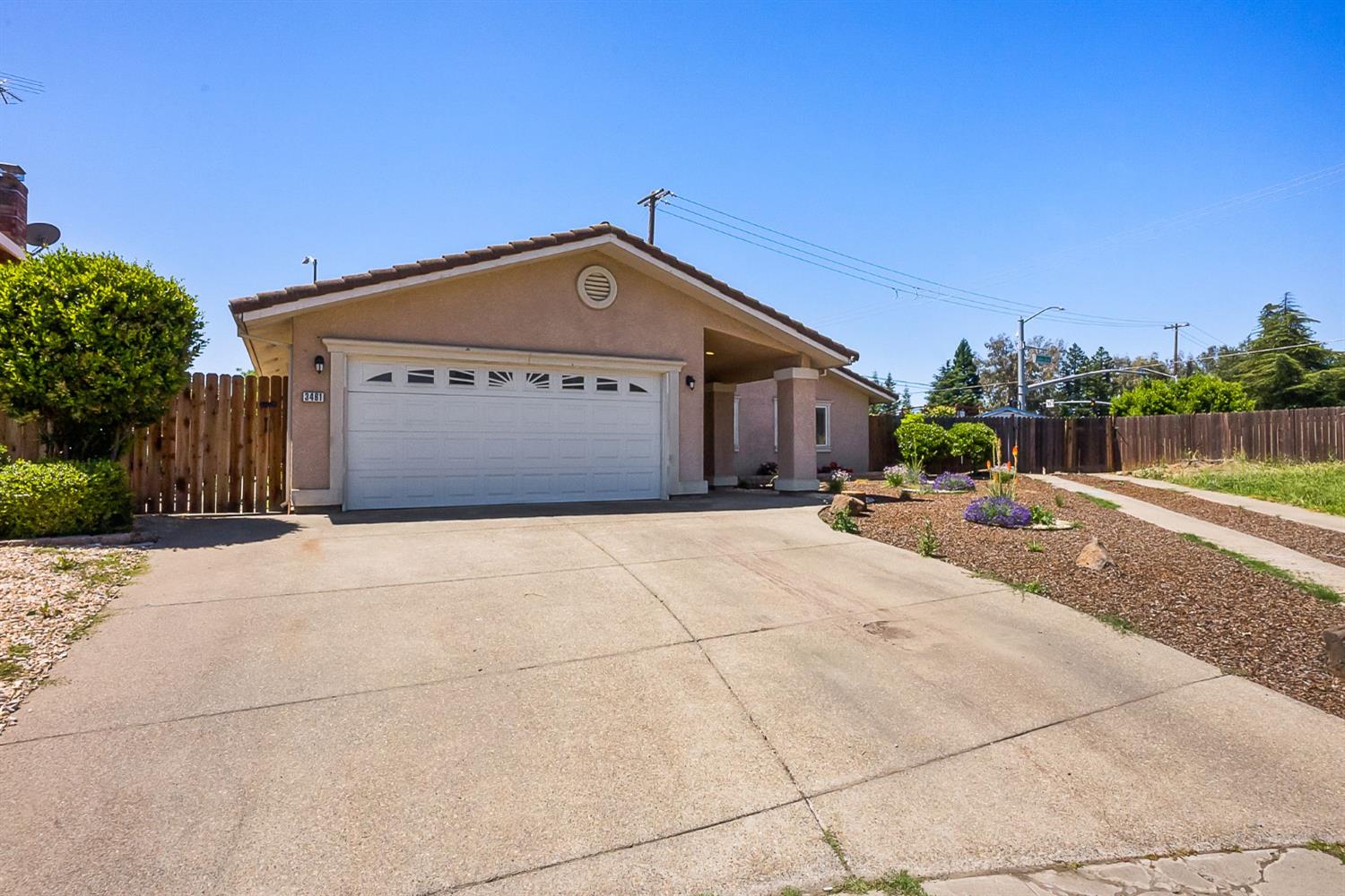 Detail Gallery Image 1 of 33 For 3461 Birch Tree Way, Sacramento,  CA 95826 - 4 Beds | 2 Baths