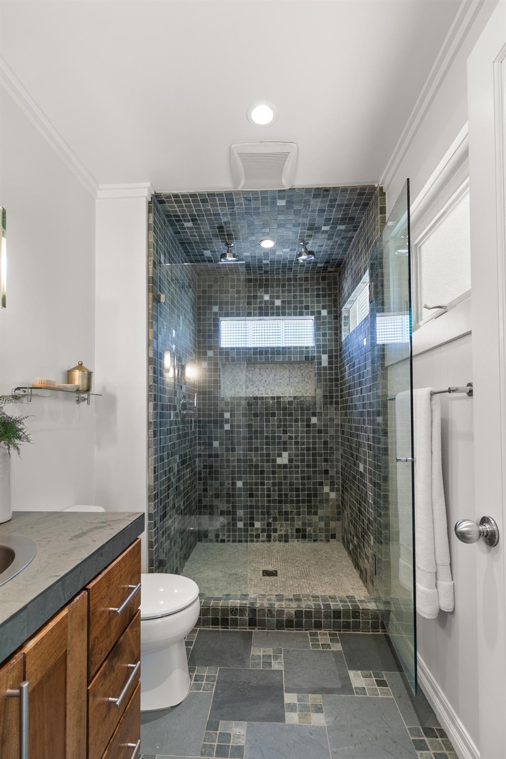 Detail Gallery Image 29 of 53 For 4860 U St, Sacramento,  CA 95817 - 3 Beds | 2 Baths