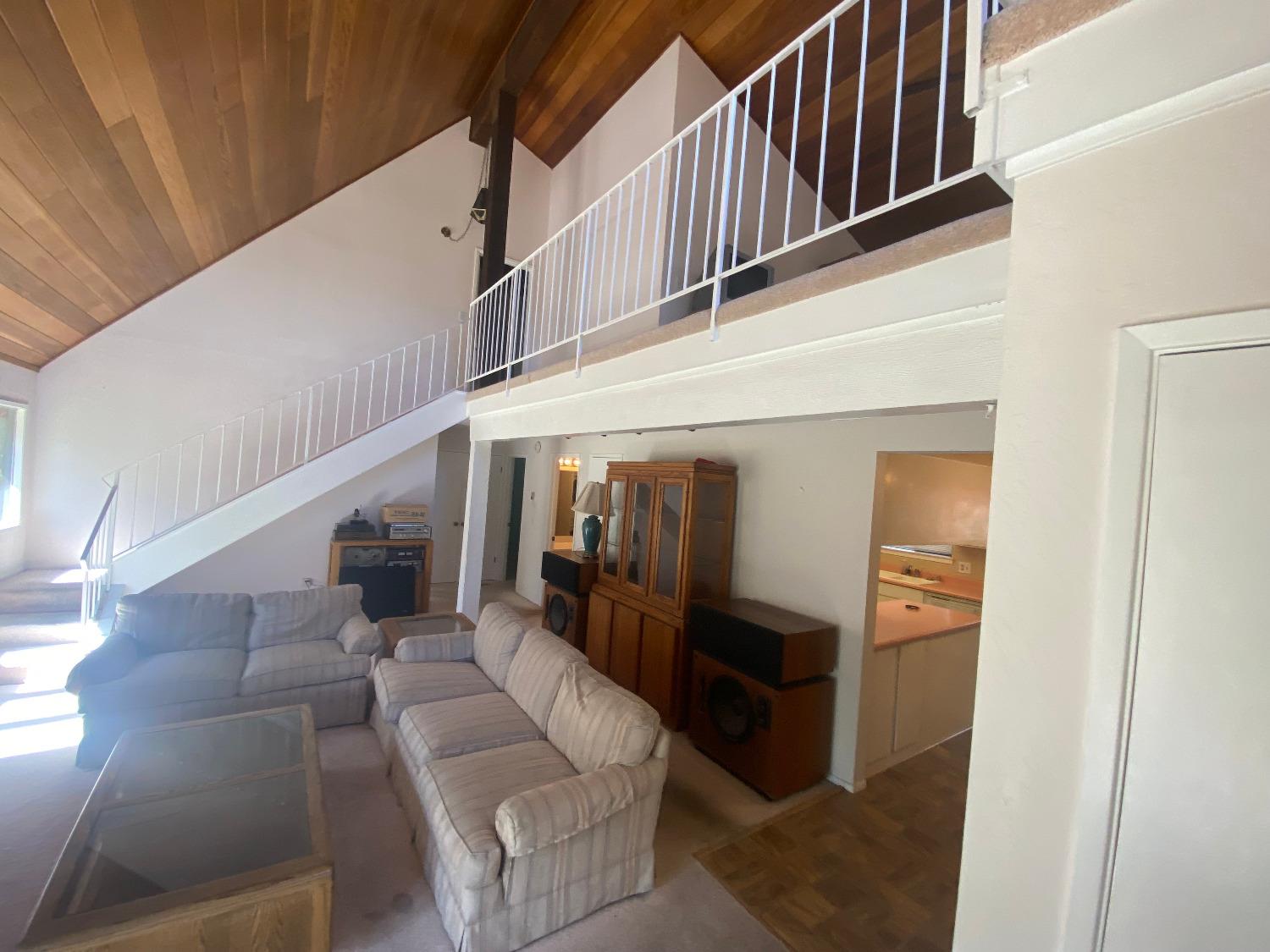 Detail Gallery Image 6 of 34 For 786 Colorado Ave, South Lake Tahoe,  CA 96150 - 3 Beds | 2 Baths