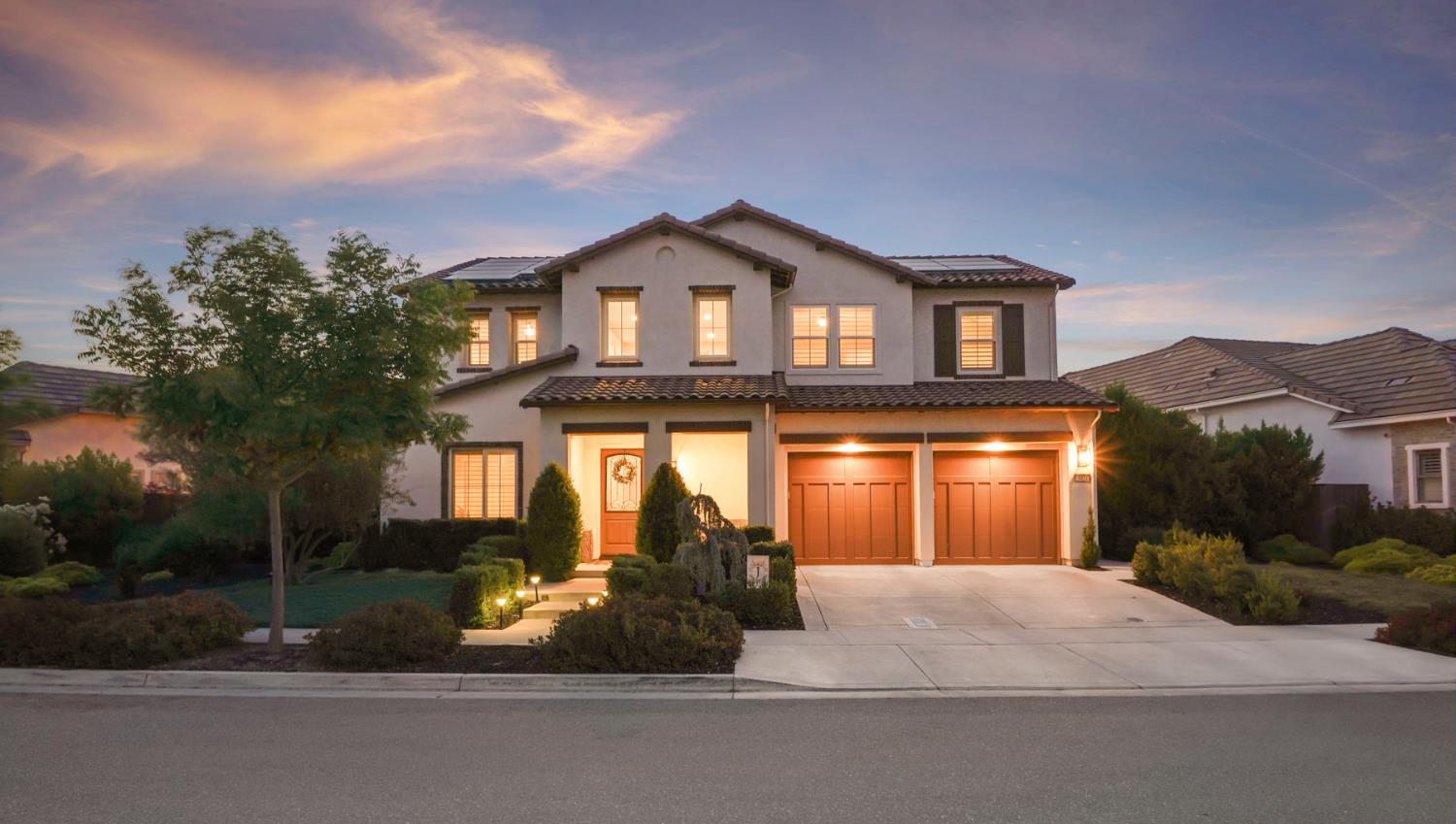 Detail Gallery Image 1 of 75 For 3021 Belmont Dr, Lodi,  CA 95242 - 5 Beds | 3/1 Baths