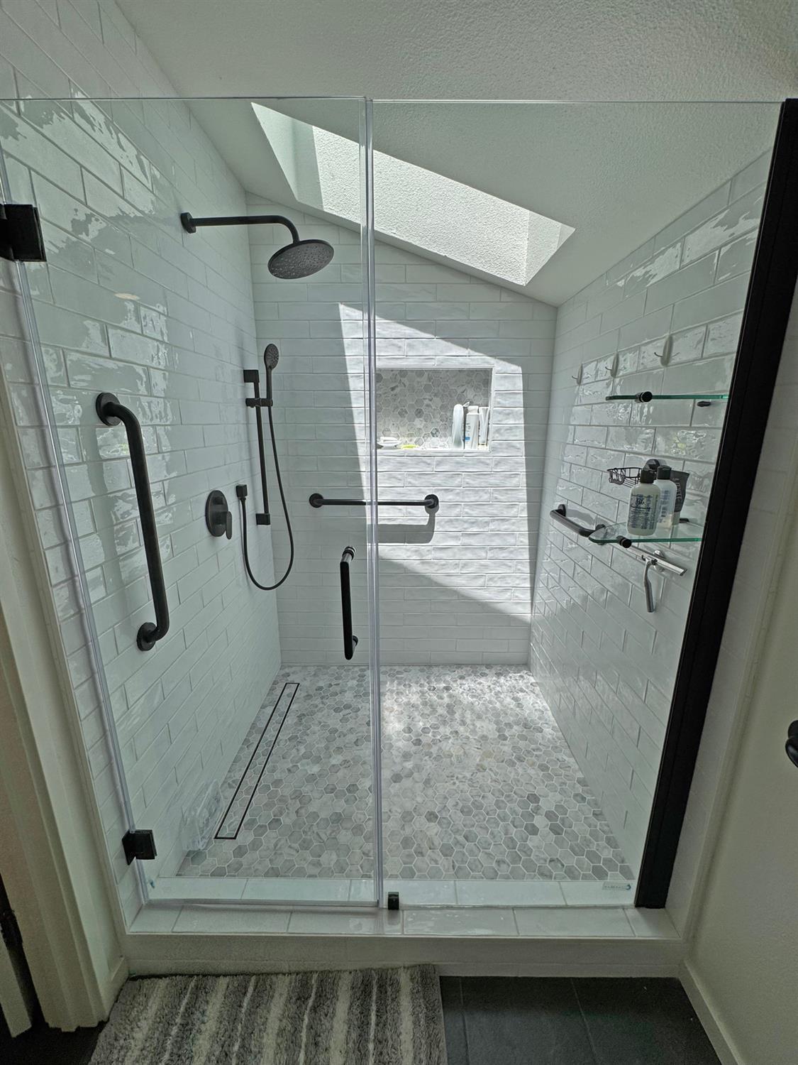 Detail Gallery Image 15 of 26 For 11488 Gold Country Blvd, Gold River,  CA 95670 - 3 Beds | 2/1 Baths