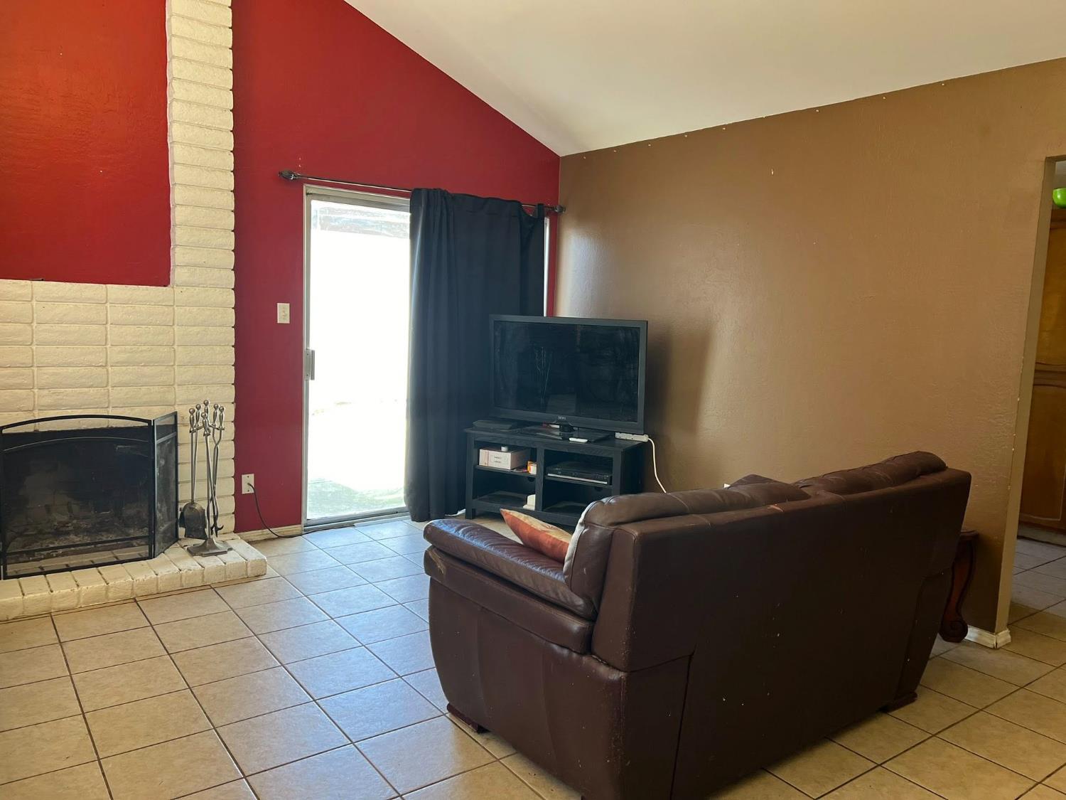 Detail Gallery Image 7 of 8 For 2717 Santiago Dr, Modesto,  CA 95354 - 3 Beds | 2 Baths