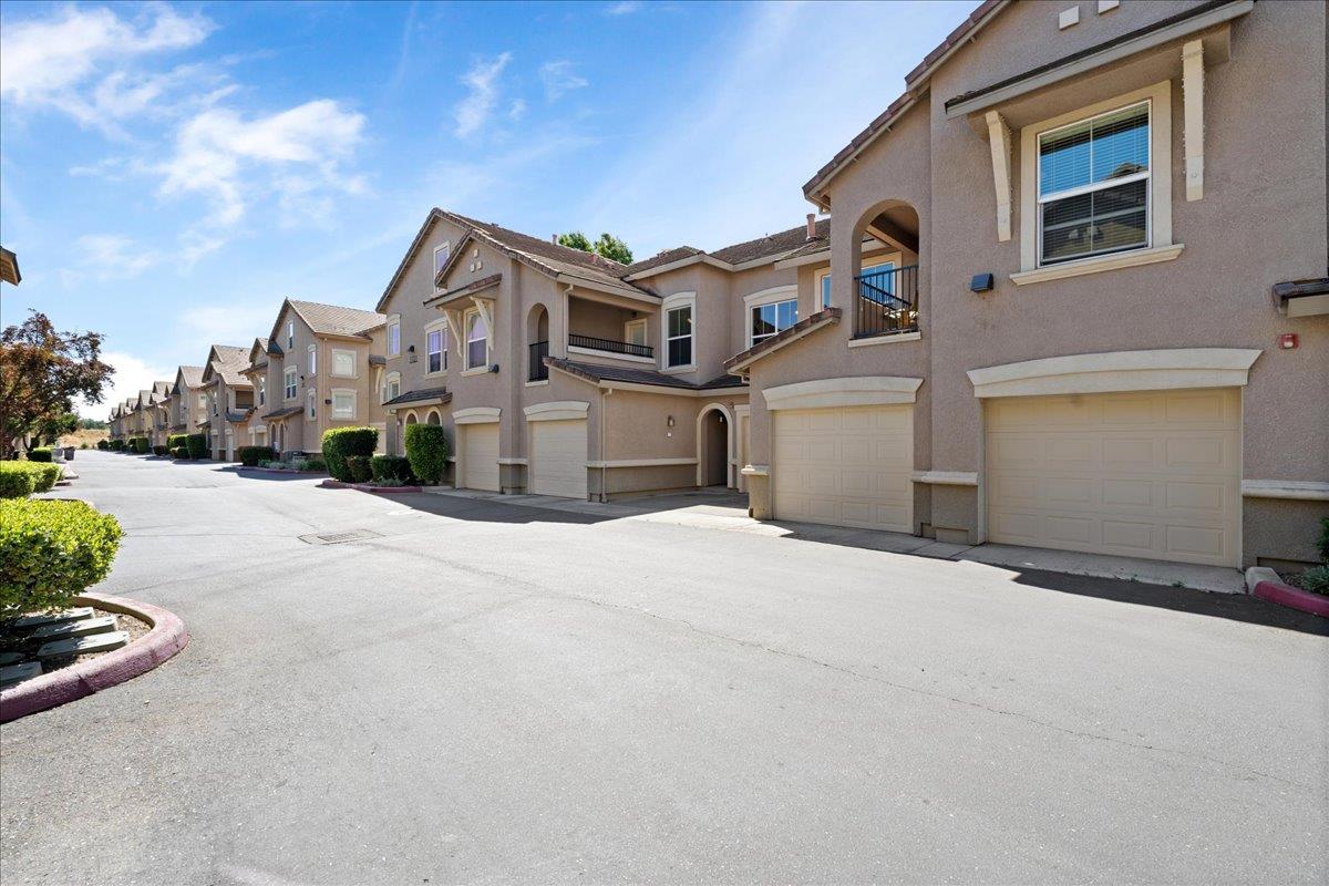 Photo #2: 225066989 Listing 
