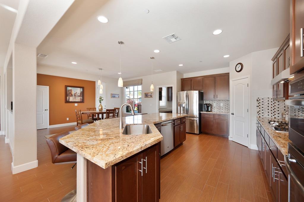 Detail Gallery Image 12 of 48 For 3635 Arden Villa Pl, Roseville,  CA 95747 - 4 Beds | 2/1 Baths