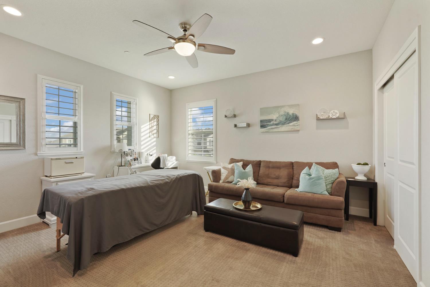 Detail Gallery Image 38 of 75 For 3021 Belmont Dr, Lodi,  CA 95242 - 5 Beds | 3/1 Baths