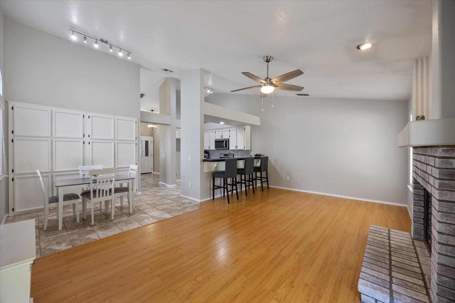 Detail Gallery Image 13 of 31 For 8345 Clear Corrie Ct, Antelope,  CA 95843 - 4 Beds | 2 Baths