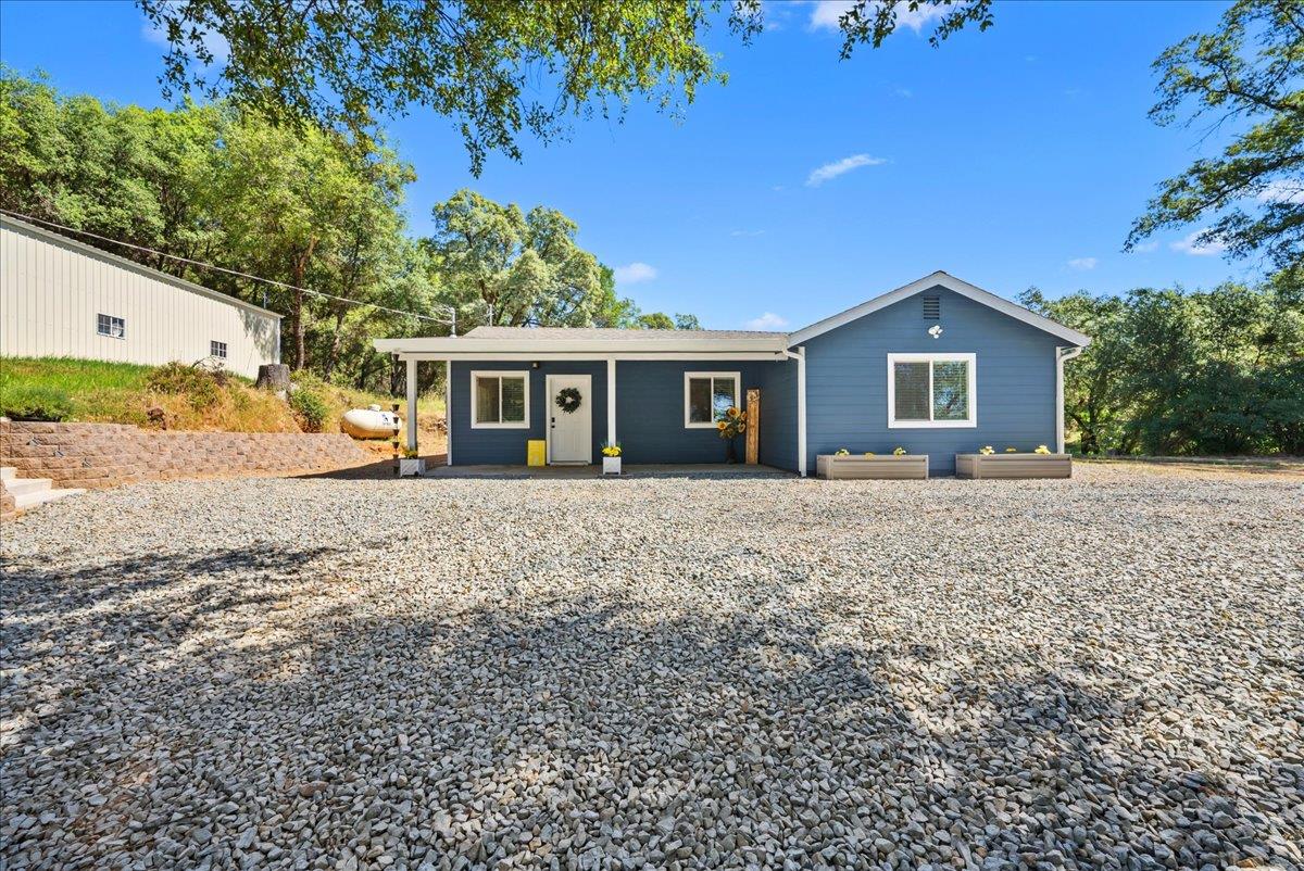 Pineapple Court, Grass Valley, California image 28