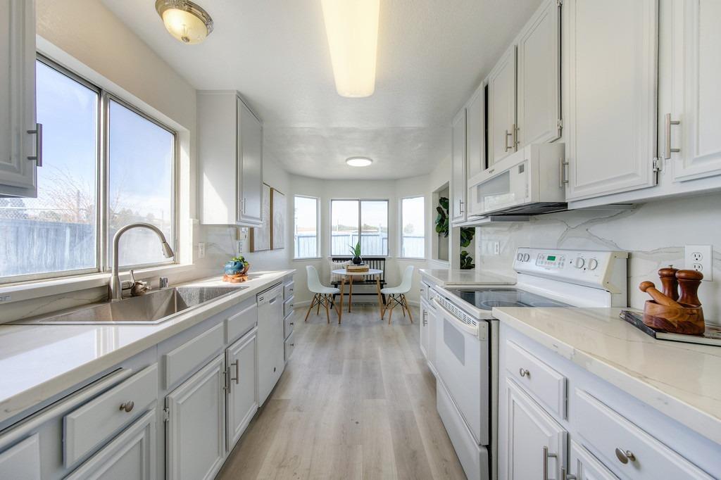 Detail Gallery Image 23 of 37 For 14 Fernwood Ct, Pittsburg,  CA 94565 - 4 Beds | 2/1 Baths