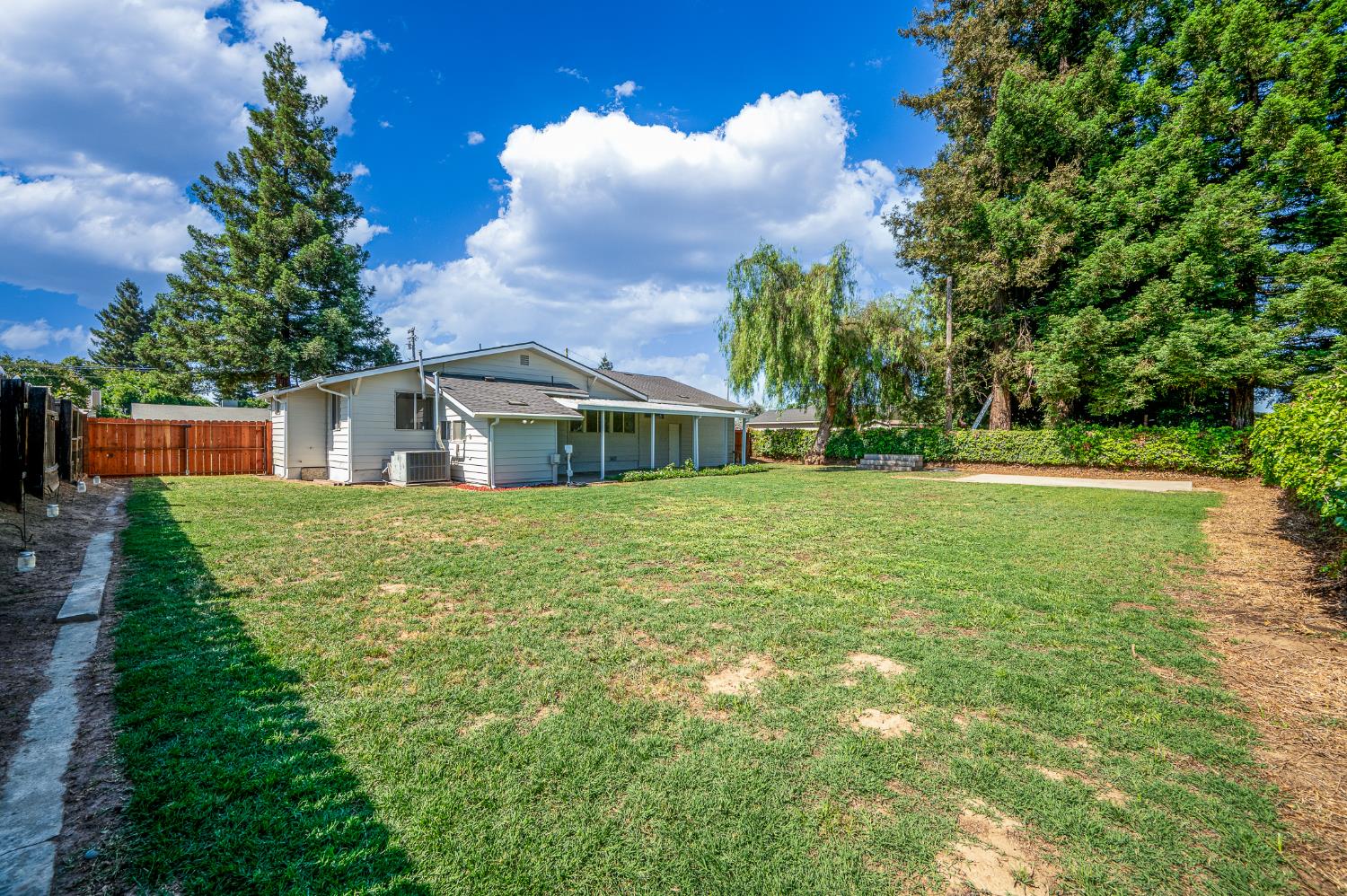 Detail Gallery Image 11 of 39 For 13137 Bentley St, Waterford,  CA 95386 - 3 Beds | 2 Baths
