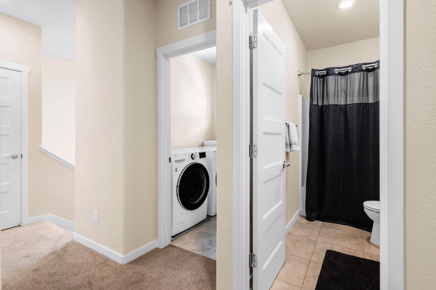 Detail Gallery Image 24 of 39 For 4242 Ocean Ln, Elk Grove,  CA 95757 - 4 Beds | 2/1 Baths