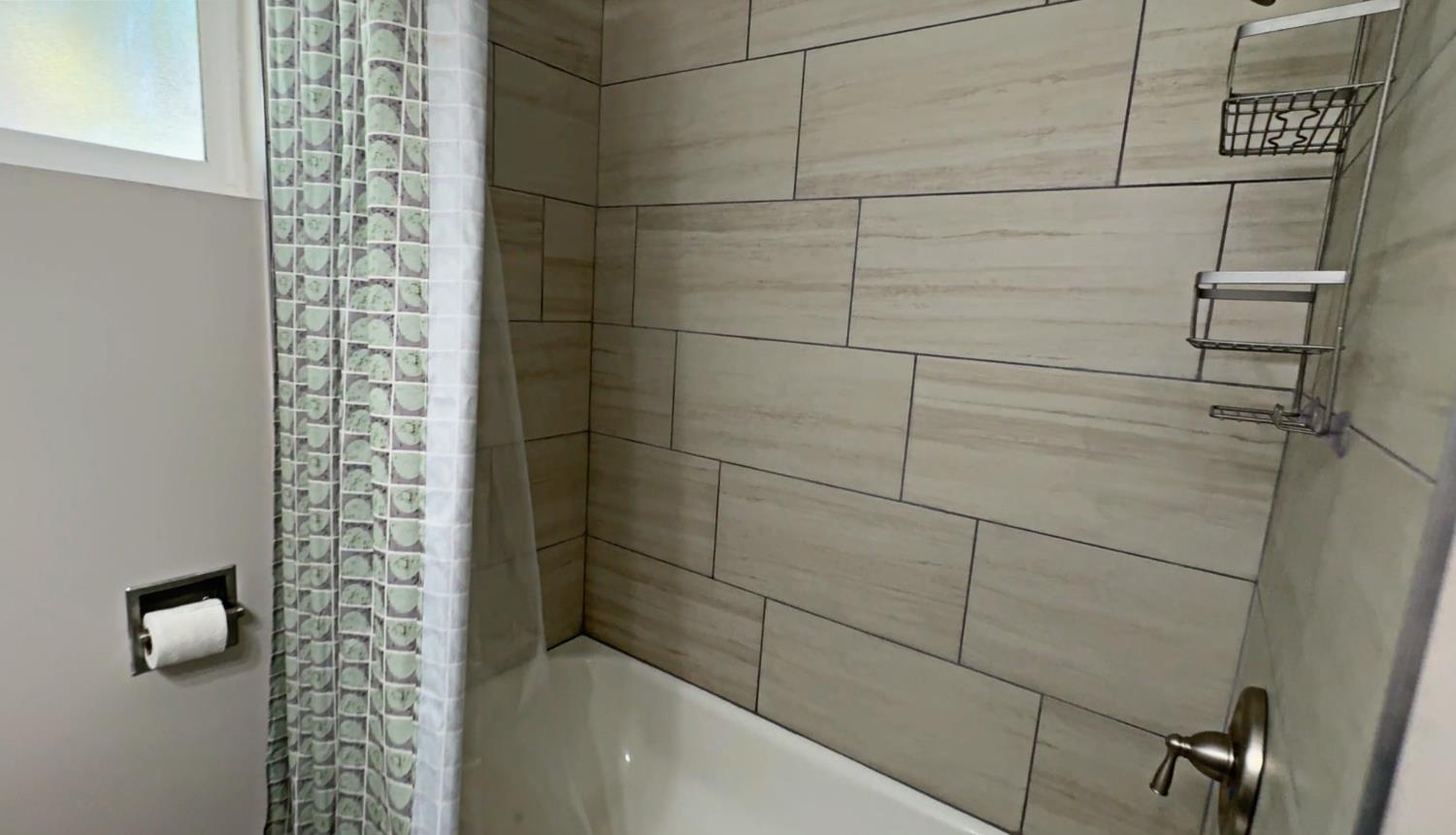 Detail Gallery Image 18 of 29 For 6350 Fruitridge Rd, Sacramento,  CA 95820 - 2 Beds | 1 Baths