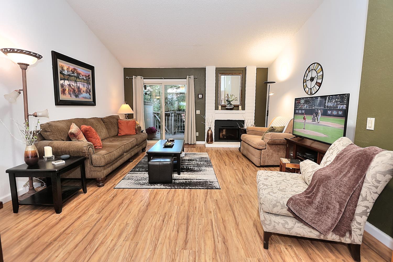 Detail Gallery Image 7 of 36 For 7043 Rancho Mirage Ct, Citrus Heights,  CA 95621 - 2 Beds | 2 Baths