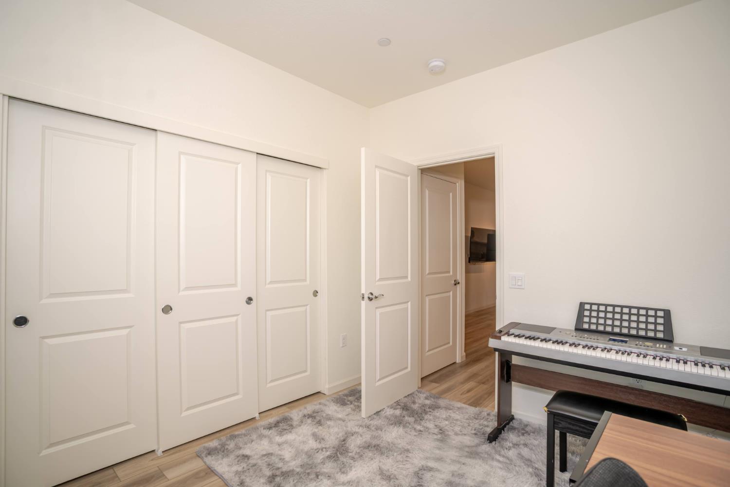 Detail Gallery Image 15 of 43 For 12808 Scholarly Way, Rancho Cordova,  CA 95742 - 5 Beds | 3/1 Baths