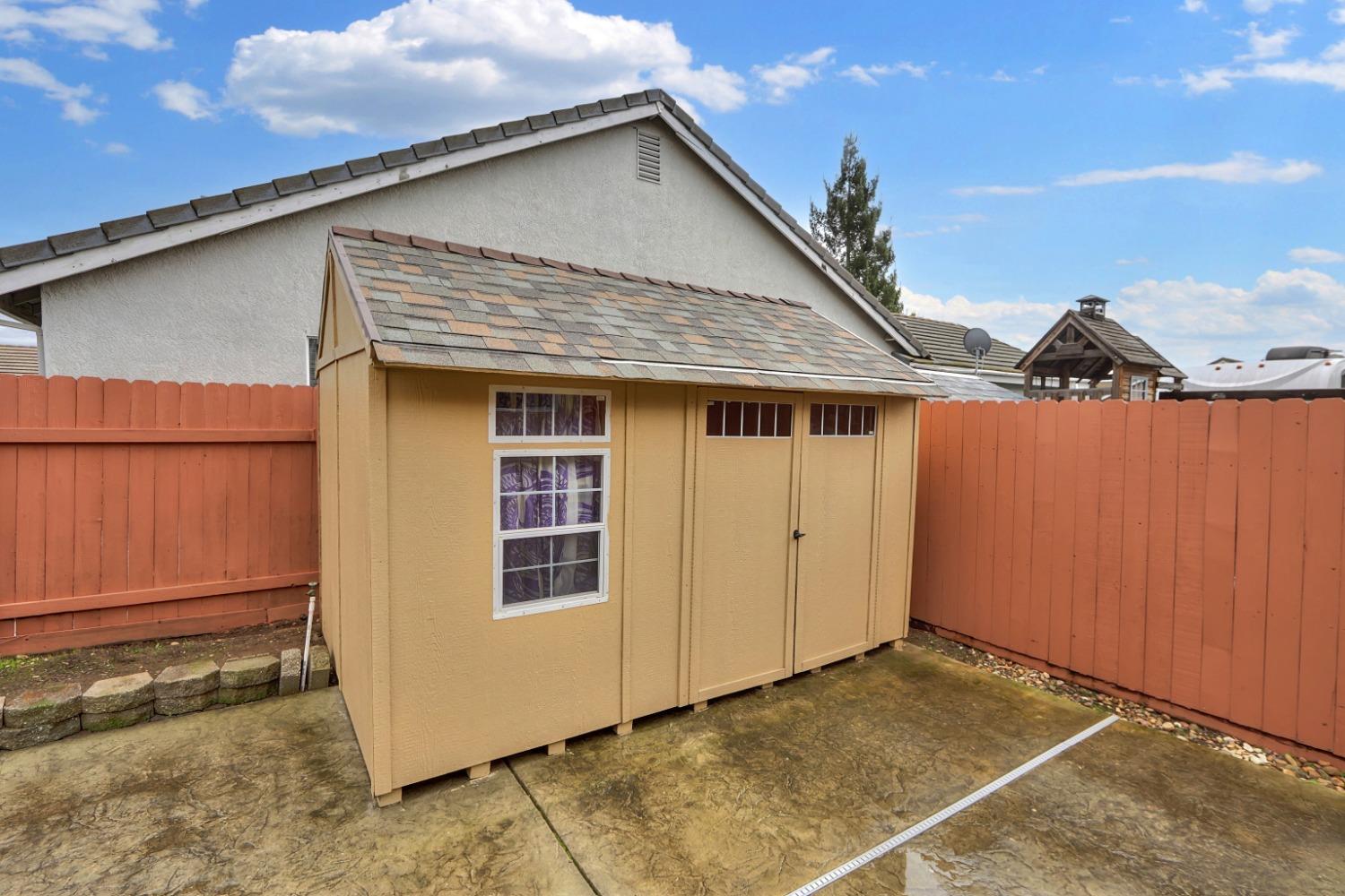 Detail Gallery Image 34 of 38 For 8275 Fanning Way, Sacramento,  CA 95829 - 3 Beds | 2 Baths
