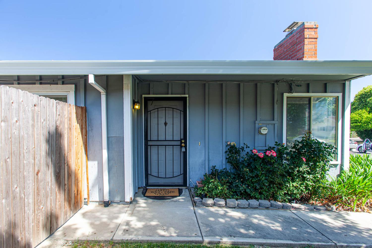 Detail Gallery Image 3 of 28 For 2949 Candido Dr, Sacramento,  CA 95833 - 2 Beds | 2 Baths