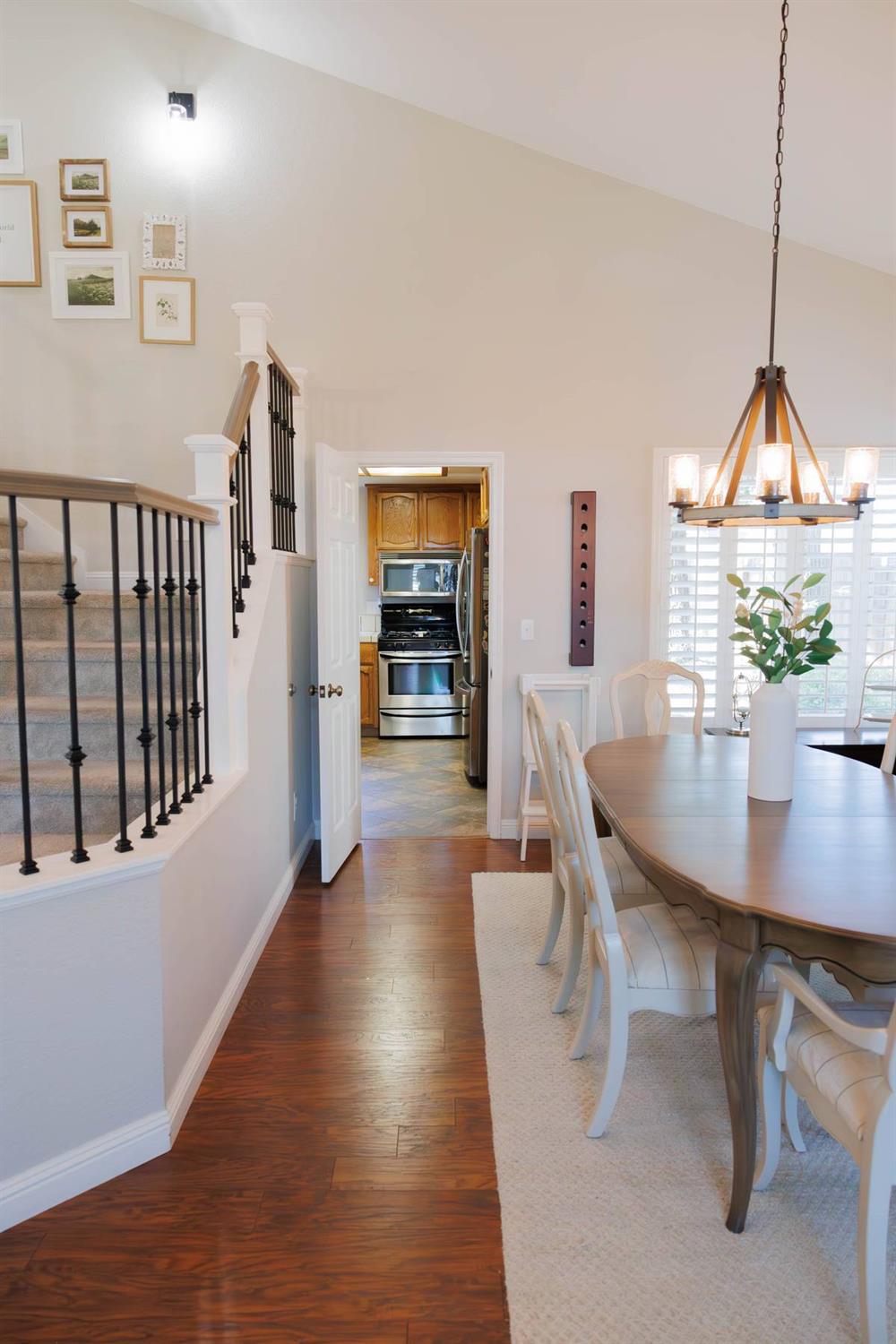 Detail Gallery Image 8 of 32 For 1434 Long Creek Way, Roseville,  CA 95747 - 3 Beds | 2/1 Baths