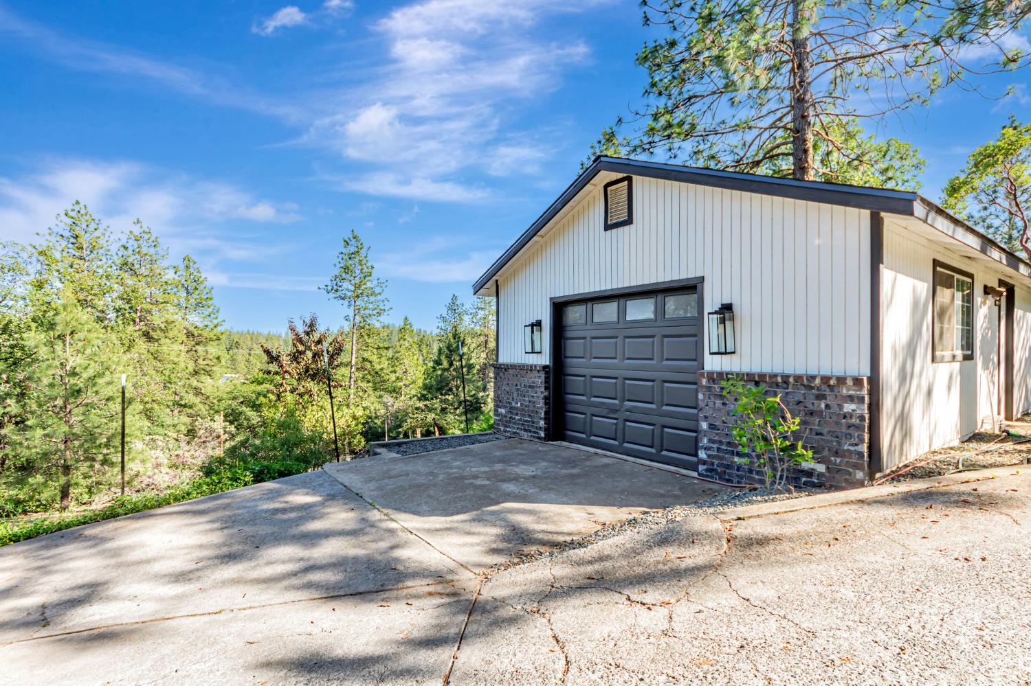 Detail Gallery Image 6 of 85 For 305 Nob Hill Dr, Applegate,  CA 95703 - 4 Beds | 2/1 Baths