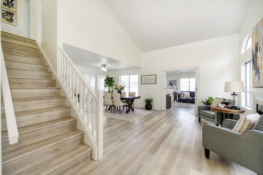 Detail Gallery Image 1 of 37 For 14 Fernwood Ct, Pittsburg,  CA 94565 - 4 Beds | 2/1 Baths