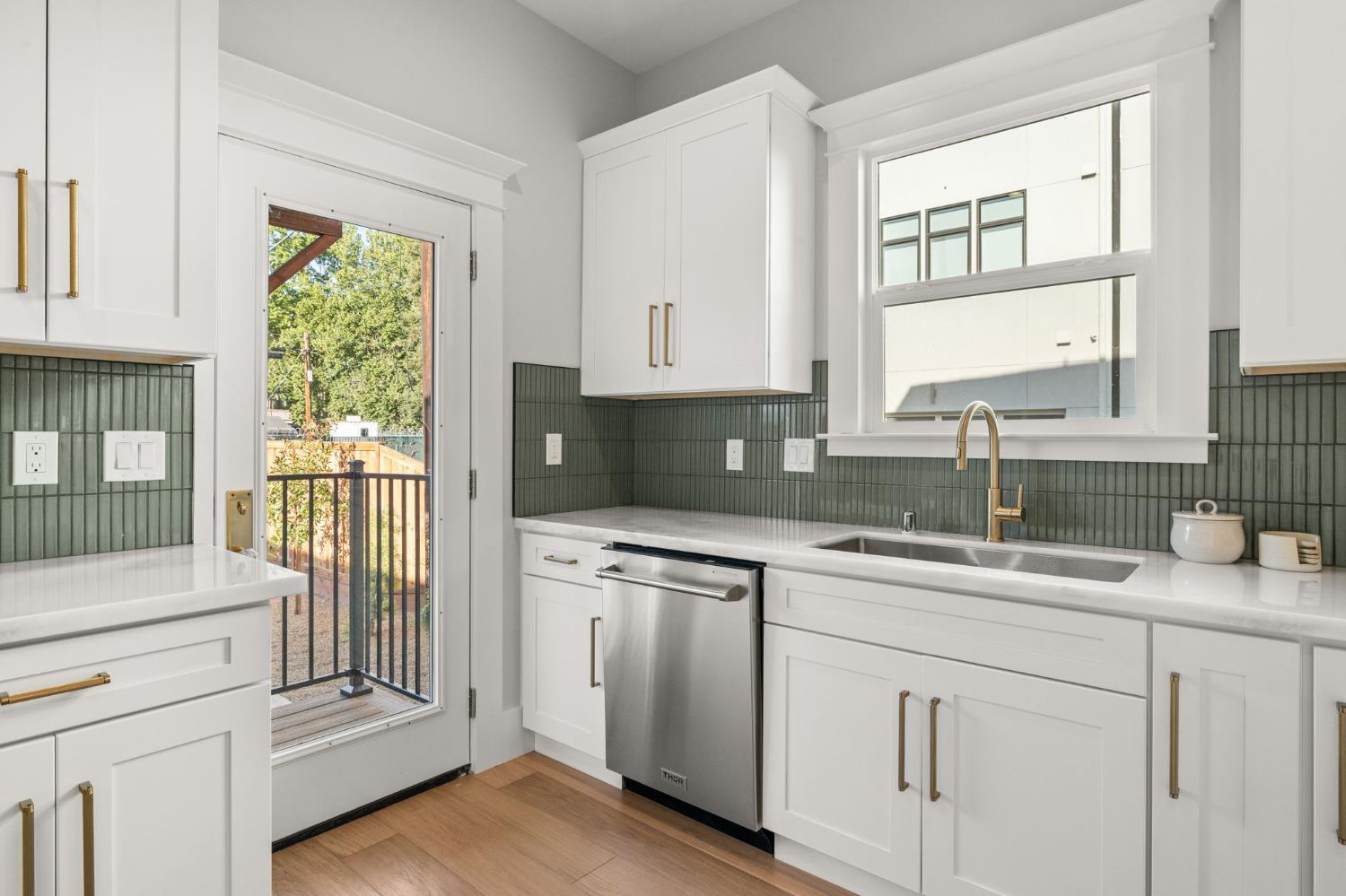 Detail Gallery Image 23 of 73 For 1421 T St, Sacramento,  CA 95811 - 4 Beds | 3 Baths