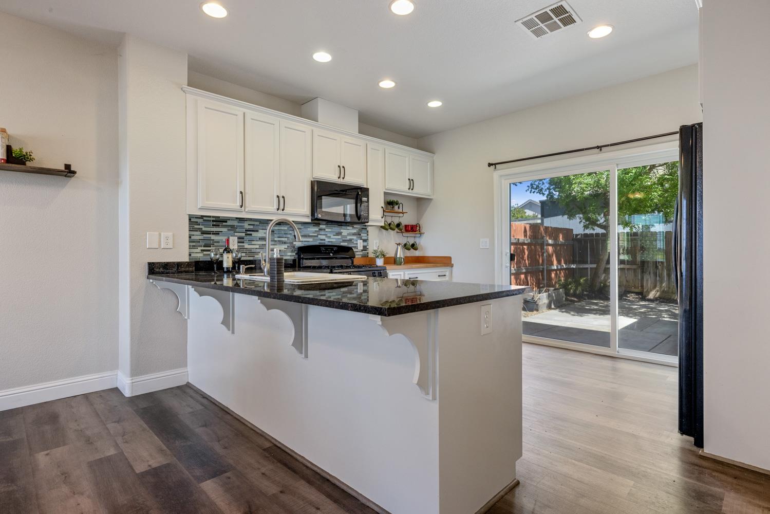 Detail Gallery Image 14 of 40 For 5301 Darpinian Ct, Riverbank,  CA 95367 - 3 Beds | 2/1 Baths