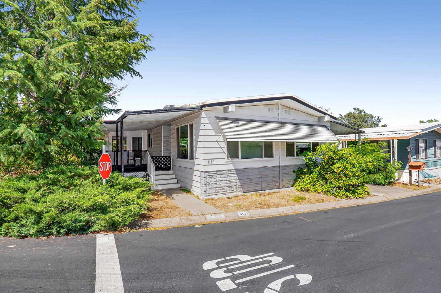 Detail Gallery Image 2 of 23 For 4137 Oakmont St, Rocklin,  CA 95677 - 2 Beds | 2 Baths