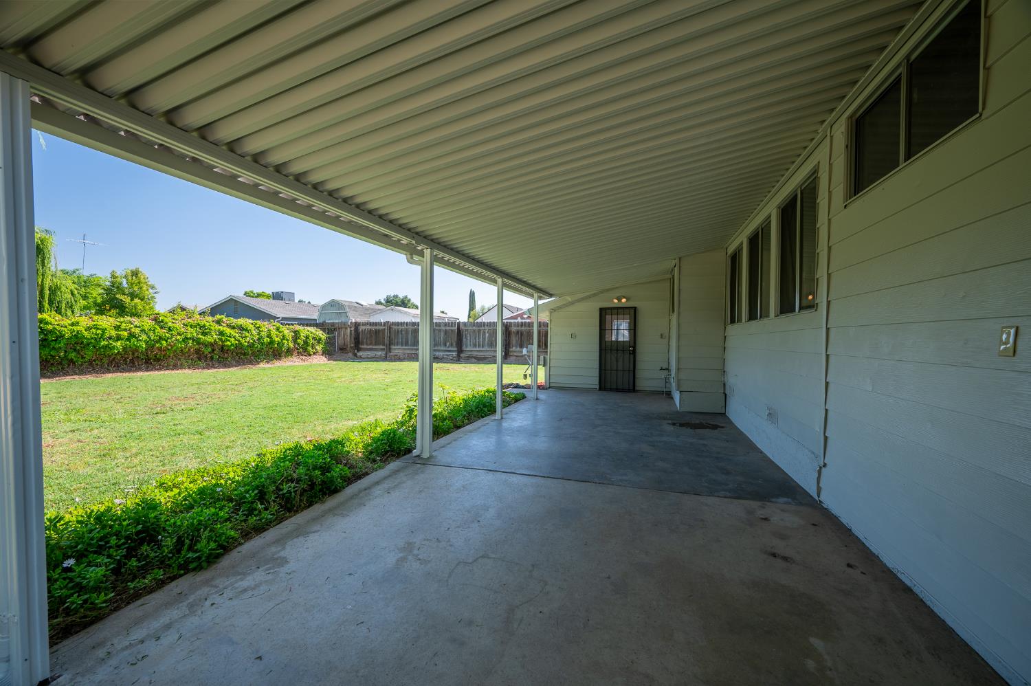 Detail Gallery Image 9 of 39 For 13137 Bentley St, Waterford,  CA 95386 - 3 Beds | 2 Baths