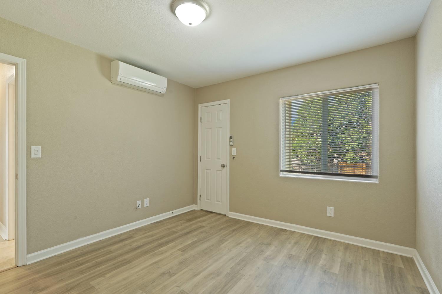 Detail Gallery Image 17 of 31 For 820 Comstock Dr, Folsom,  CA 95630 - 2 Beds | 1 Baths