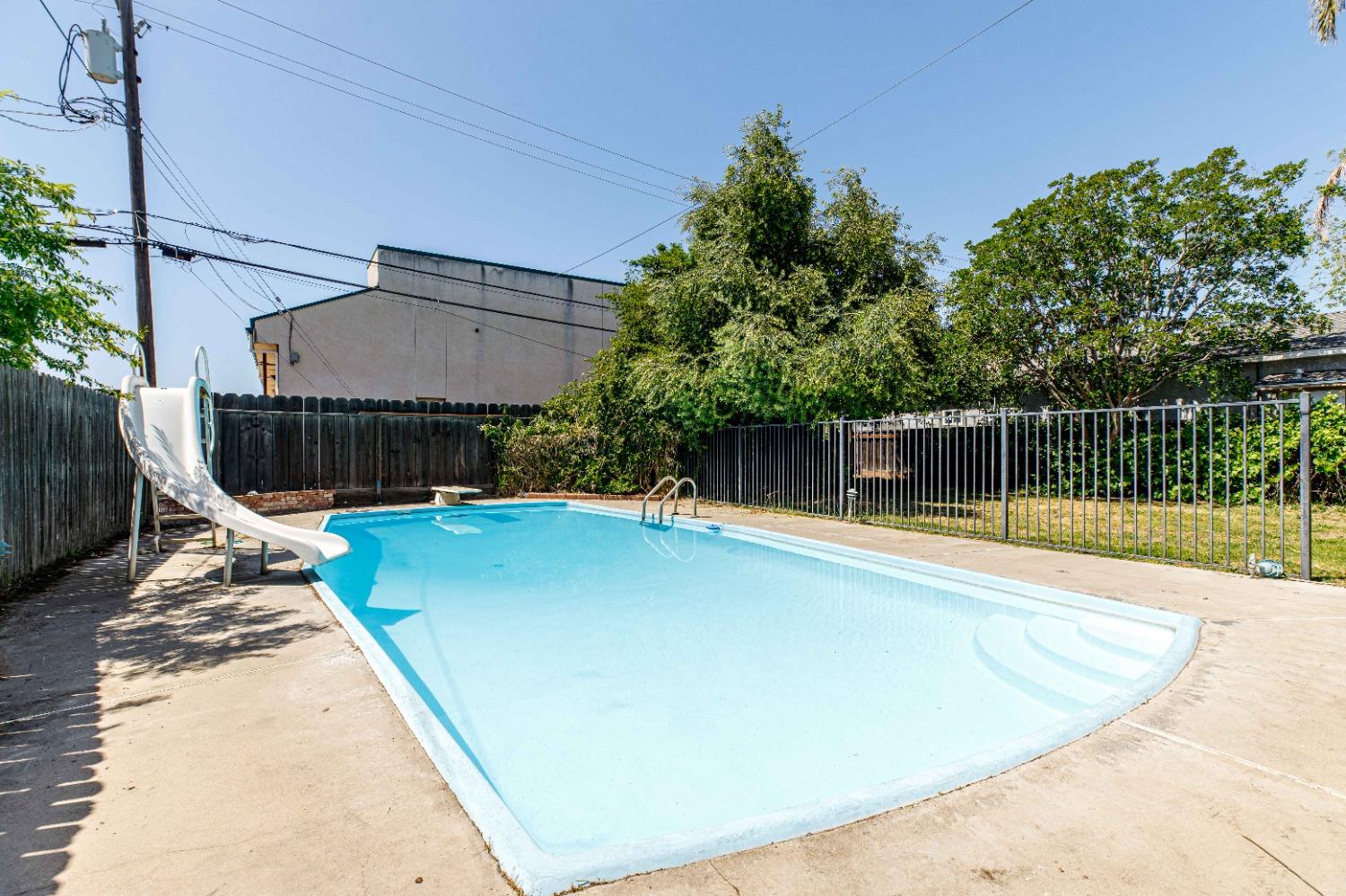 Detail Gallery Image 38 of 47 For 221 N Grant Ave, Manteca,  CA 95336 - 3 Beds | 2/1 Baths