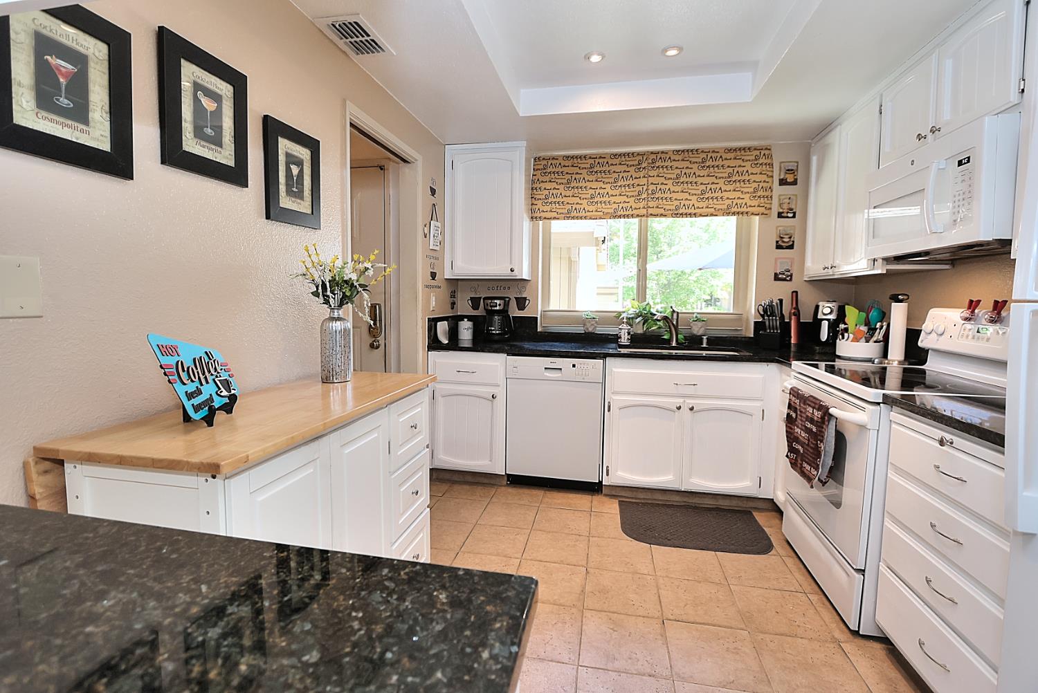 Detail Gallery Image 11 of 36 For 7043 Rancho Mirage Ct, Citrus Heights,  CA 95621 - 2 Beds | 2 Baths