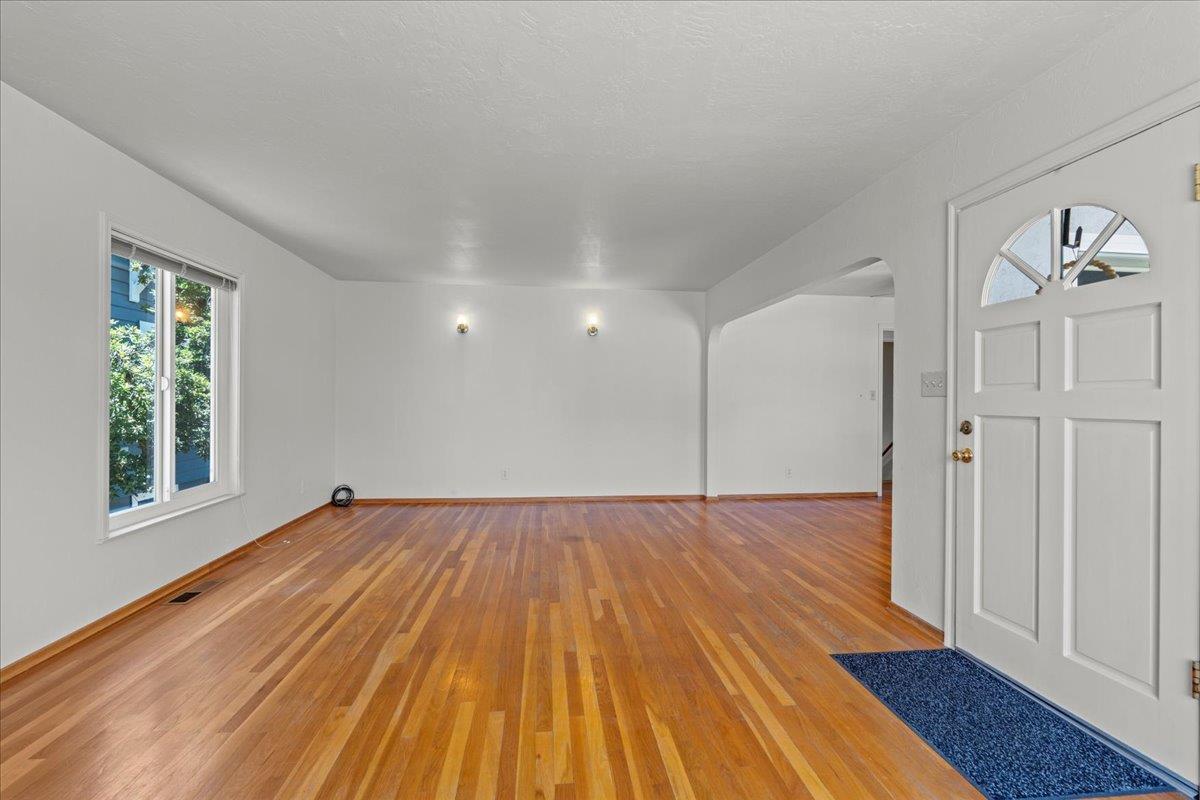 Detail Gallery Image 6 of 31 For 112 College Way, Auburn,  CA 95603 - 2 Beds | 1 Baths