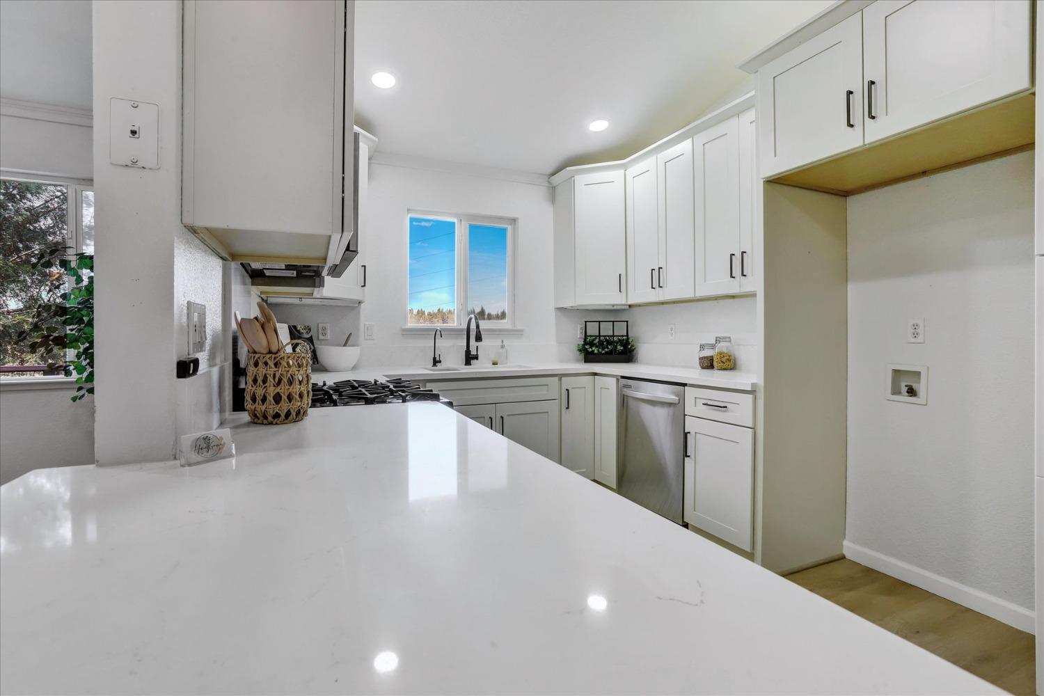 Detail Gallery Image 13 of 90 For 15690 Fay Rd, Grass Valley,  CA 95949 - 3 Beds | 2 Baths