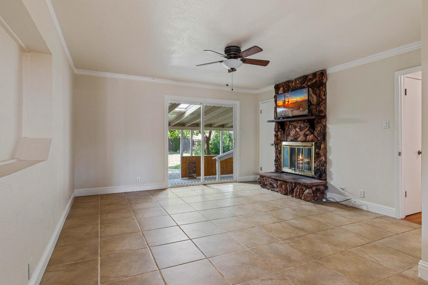 Detail Gallery Image 18 of 47 For 221 N Grant Ave, Manteca,  CA 95336 - 3 Beds | 2/1 Baths