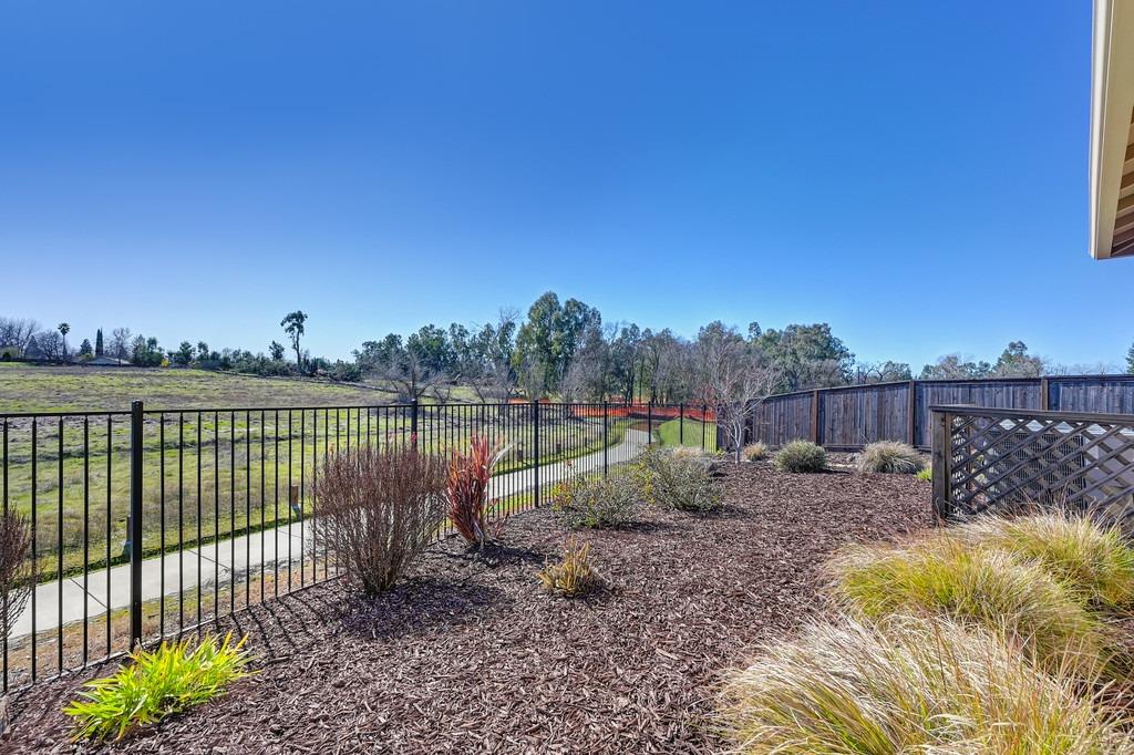 Detail Gallery Image 42 of 48 For 3635 Arden Villa Pl, Roseville,  CA 95747 - 4 Beds | 2/1 Baths
