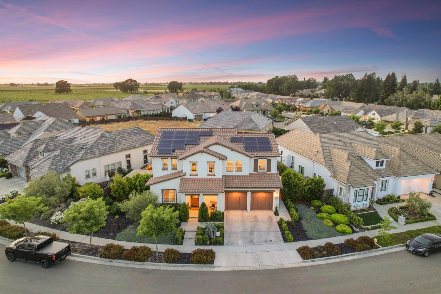 Detail Gallery Image 4 of 75 For 3021 Belmont Dr, Lodi,  CA 95242 - 5 Beds | 3/1 Baths