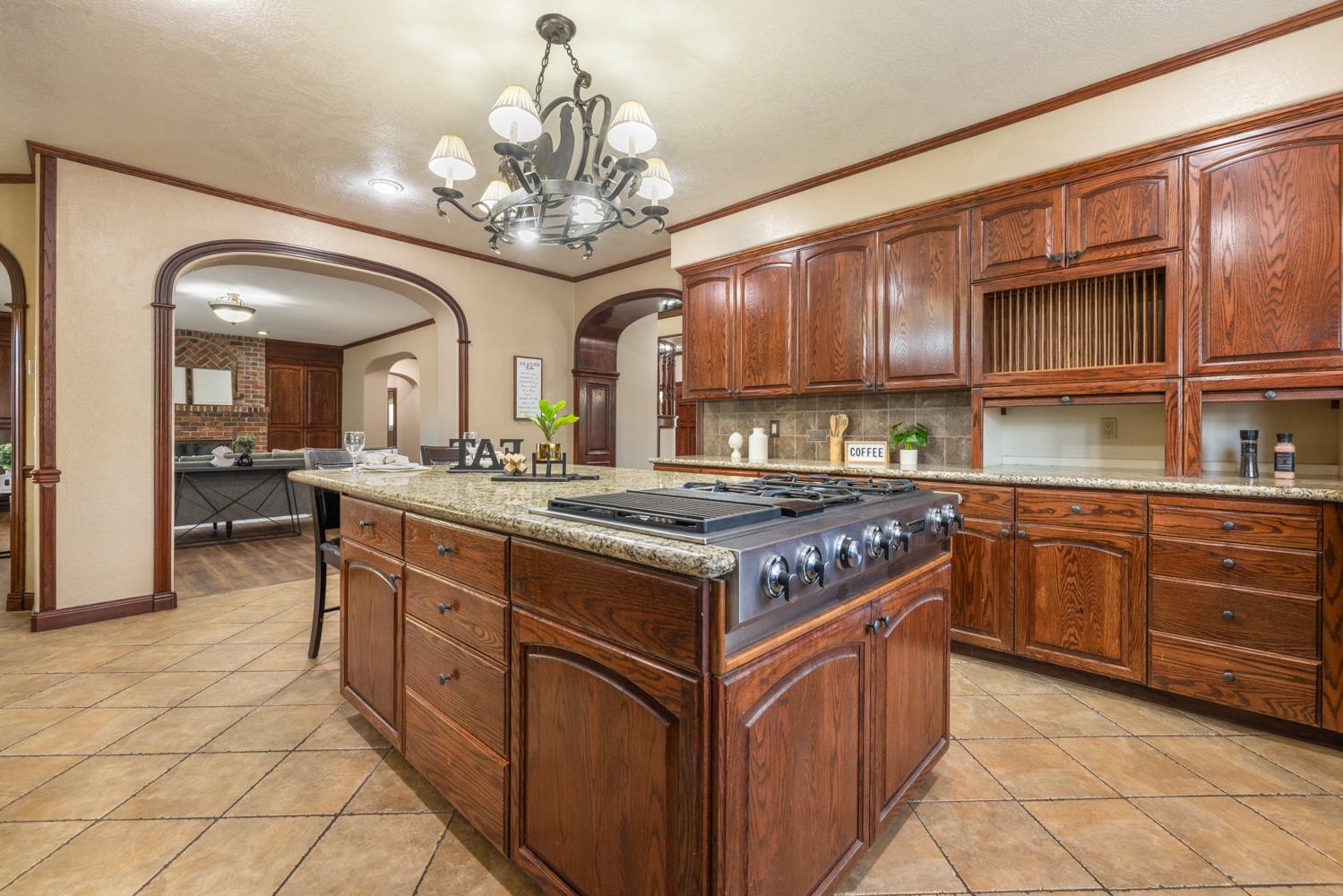 Detail Gallery Image 20 of 81 For 2410 Brittany Ct, Lodi,  CA 95242 - 4 Beds | 4/1 Baths