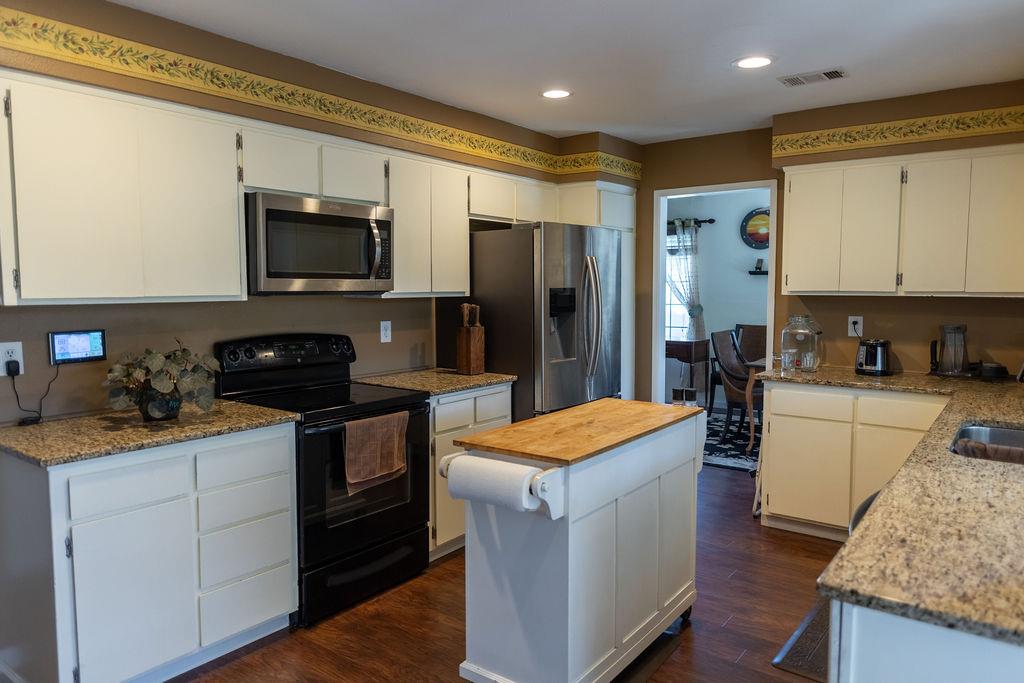 Detail Gallery Image 9 of 36 For 6109 Tremain Dr, Citrus Heights,  CA 95621 - 4 Beds | 2/1 Baths
