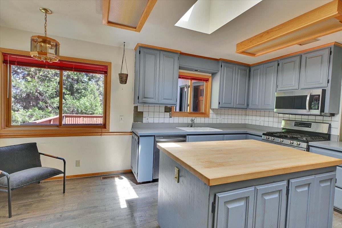 Detail Gallery Image 15 of 50 For 16625 Alpine Ln, Pioneer,  CA 95666 - 3 Beds | 2 Baths