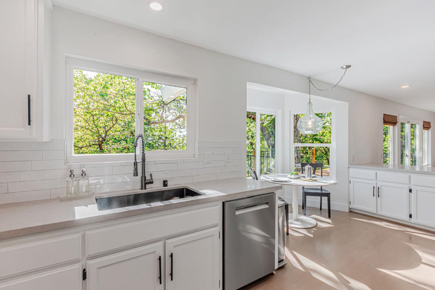 Detail Gallery Image 13 of 85 For 305 Nob Hill Dr, Applegate,  CA 95703 - 4 Beds | 2/1 Baths