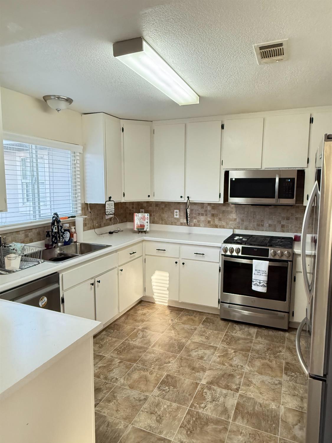 Detail Gallery Image 12 of 23 For 25987 Duncan Dr, Esparto,  CA 95627 - 4 Beds | 2 Baths