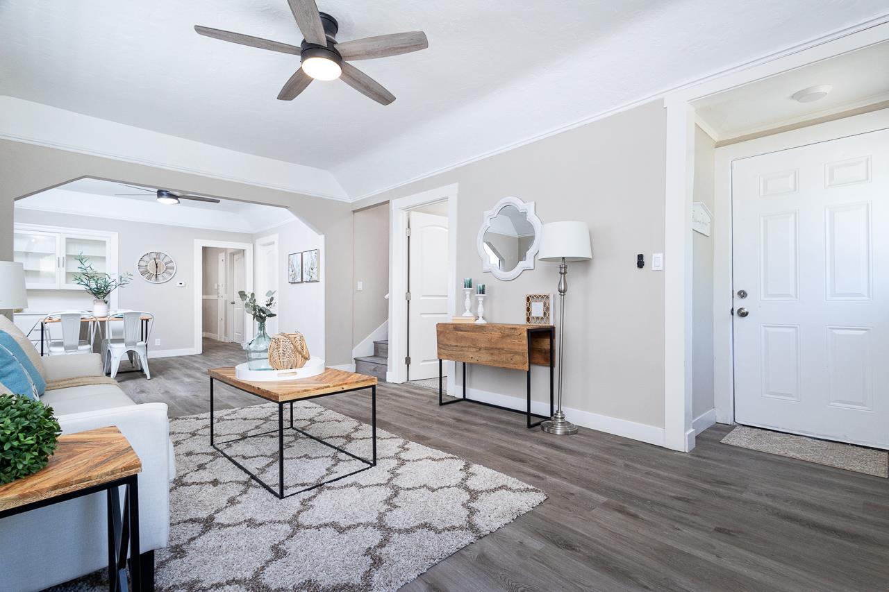 Detail Gallery Image 2 of 22 For 3018 42nd St, Sacramento,  CA 95817 - 2 Beds | 1/1 Baths