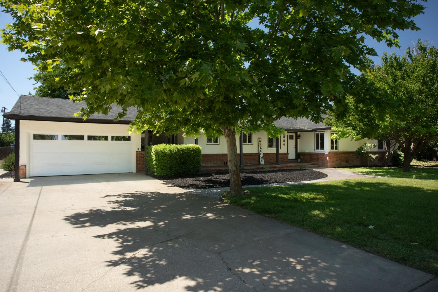 Detail Gallery Image 2 of 56 For 889 Jones Rd, Yuba City,  CA 95991 - 4 Beds | 1/1 Baths