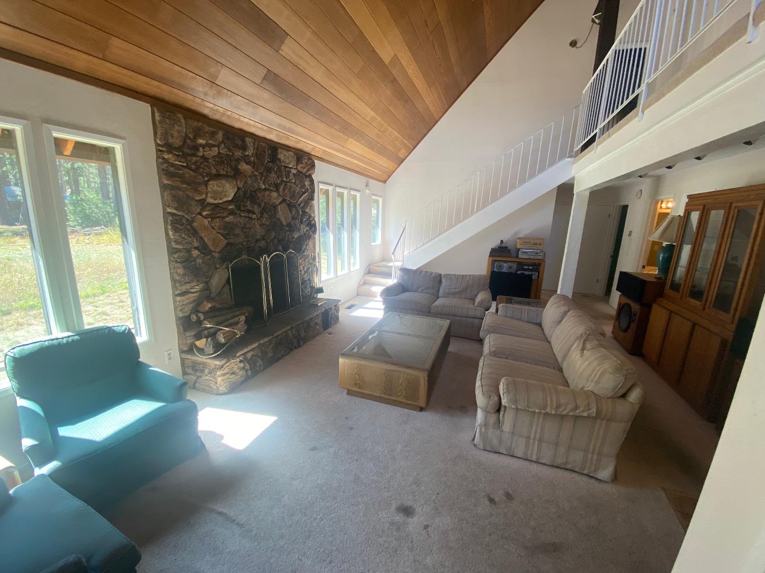Detail Gallery Image 5 of 34 For 786 Colorado Ave, South Lake Tahoe,  CA 96150 - 3 Beds | 2 Baths