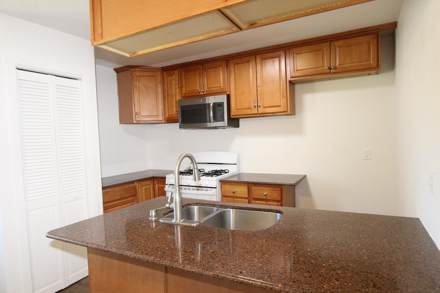 Detail Gallery Image 3 of 15 For 3753 Park Dr #1,  Auburn,  CA 95602 - 2 Beds | 1 Baths
