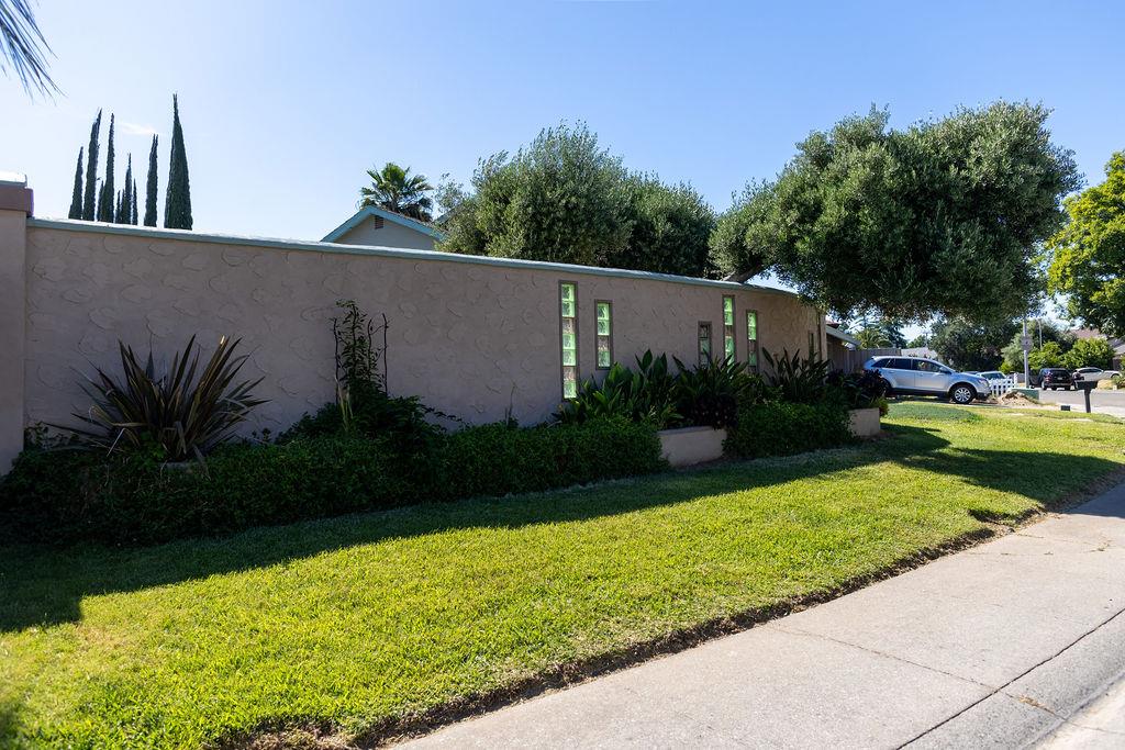 Detail Gallery Image 3 of 36 For 6109 Tremain Dr, Citrus Heights,  CA 95621 - 4 Beds | 2/1 Baths