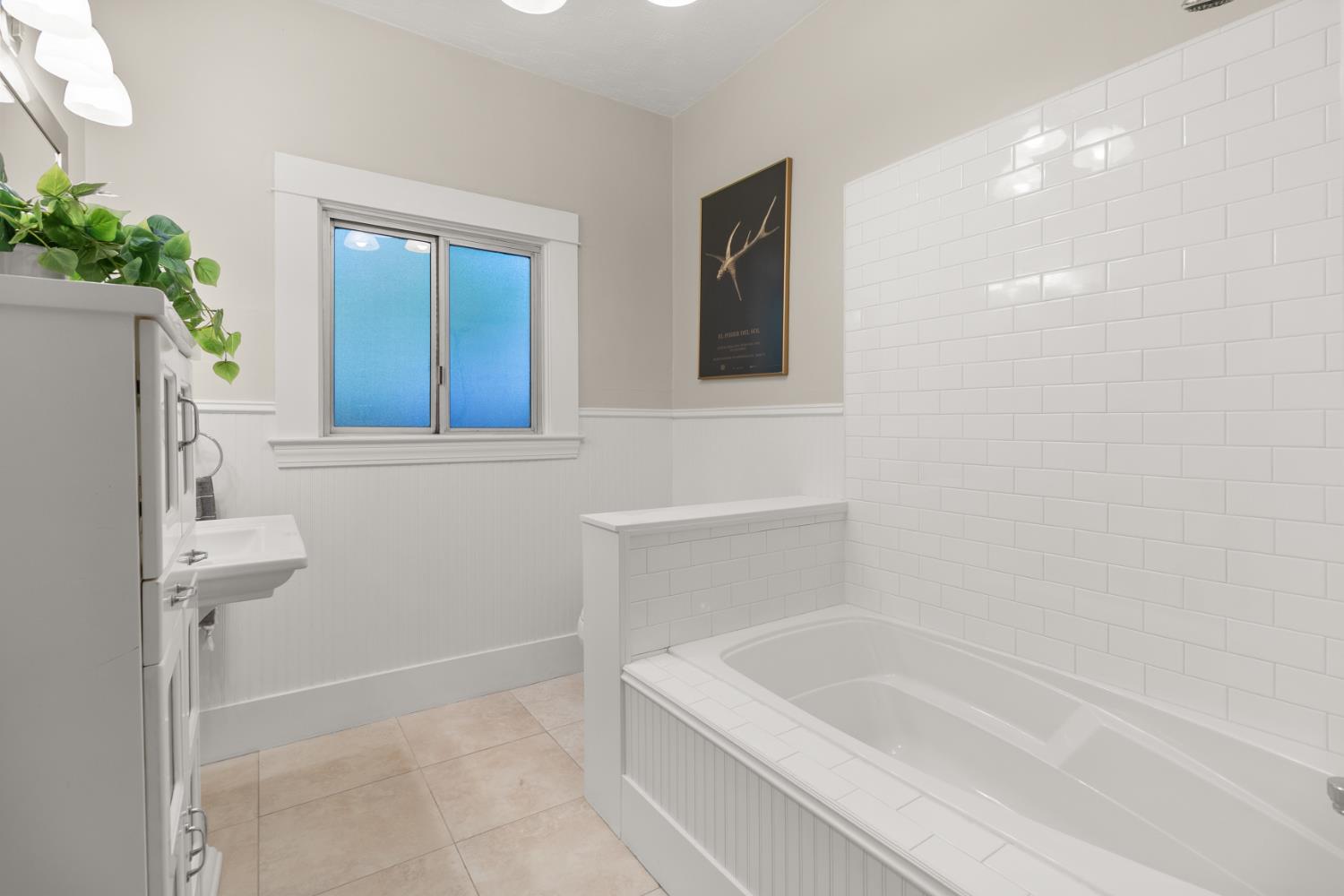 Detail Gallery Image 35 of 53 For 4860 U St, Sacramento,  CA 95817 - 3 Beds | 2 Baths