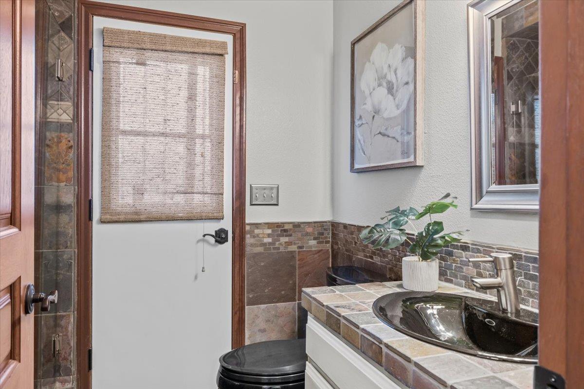Detail Gallery Image 16 of 35 For 2323 Thistle Down Dr, Roseville,  CA 95661 - 4 Beds | 3 Baths