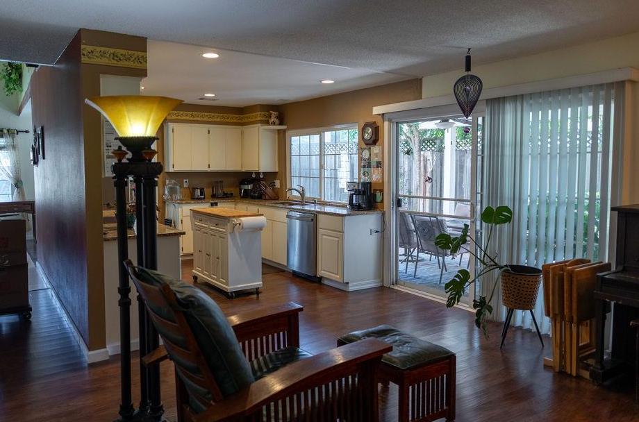 Detail Gallery Image 10 of 36 For 6109 Tremain Dr, Citrus Heights,  CA 95621 - 4 Beds | 2/1 Baths