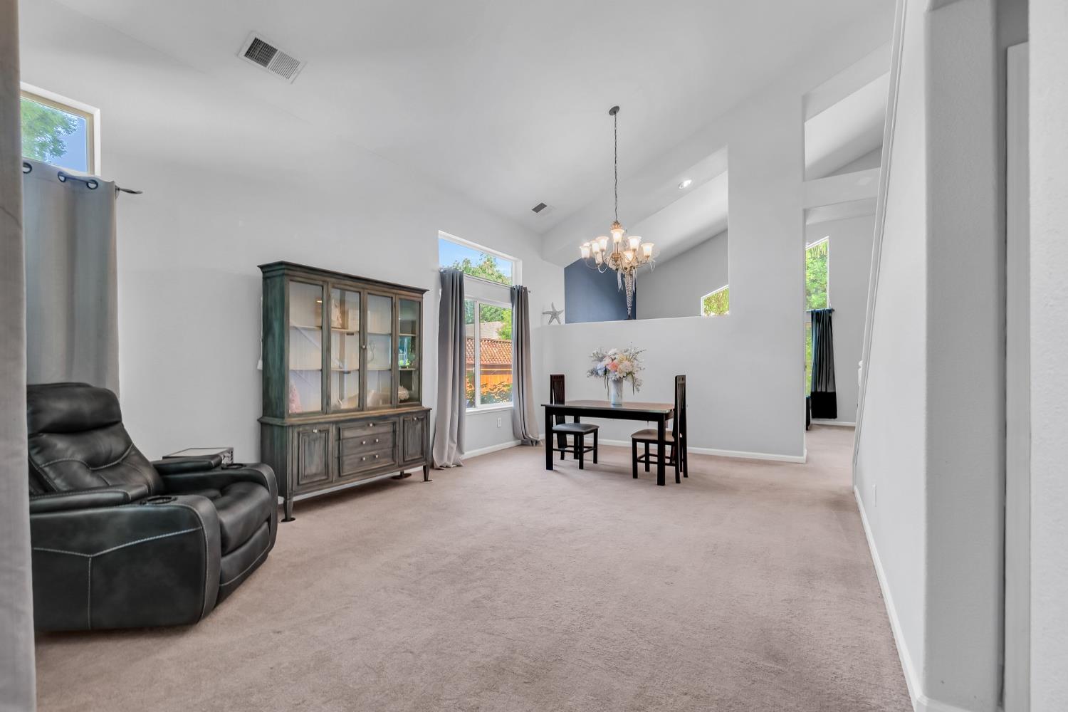 Detail Gallery Image 5 of 90 For 3309 Kittiwake Dr, Sacramento,  CA 95833 - 5 Beds | 3 Baths